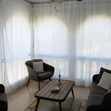 Sandra Floor Escape Apartman