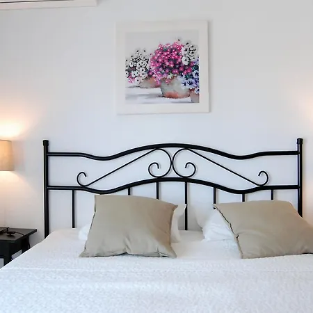 Sandra Floor Escape Apartman